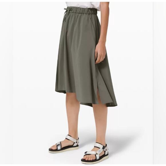 Lululemon Time To Flounce Skirt Green Size 8 Lightweight Quick Dry Stretch - Picture 11 of 11